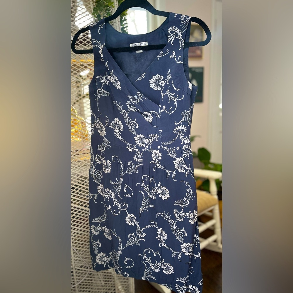 Pendleton Silk Sleeveless Pleated Floral Blue & White Midi Dress Size 4 Petite